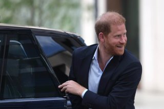 Le prince Harry, qui aura 41 ans lundi, a rencontré le roi Charles III mercredi en fin d'après-midi. KEYSTONE/EPA/NEIL HALL