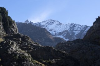 Un randonneur s'est tué dans les montagnes près de Gadmen dans le canton de Berne vendredi. KEYSTONE/GAETAN BALLY