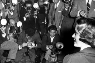 Le Musée de l'appareil photographique propose une exposition sur le flash dès jeudi et jusqu'au 22 février 2026. Keystone/EVERETT COLLECTION/STR