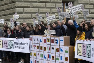 L'initiative pour un fonds climat demande à la Confédération d'investir chaque année entre 0,5% et 1% du PIB national dans la transition écologique de la Suisse (archives). KEYSTONE/PETER SCHNEIDER