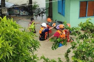 Les sauveteurs ont été mis à rude épreuve par le passage de la tempête Bualoi, aux Philippines. KEYSTONE/AP