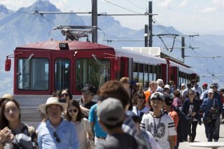 Les remontées mécaniques suisses ont connu une forte affluence estivale (archives). KEYSTONE/GAETAN BALLY