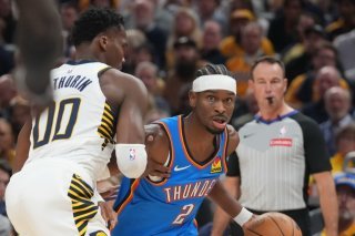 Le MVP canadien Shai Gilgeous-Alexander (au centre) a été décisif face aux Pacers. KEYSTONE/AP/Darron Cummings