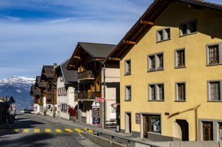 Le Grand Conseil valaisan a accepté de financer à hauteur de 6 millions de francs, les travaux prévus au niveau de la traversée d'Hérémence. KEYSTONE/JEAN-CHRISTOPHE BOTT