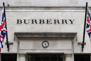 Burberry voit les premiers signes d'un rebond après ses difficultés. (archive) KEYSTONE/EPA/ANDY RAIN
