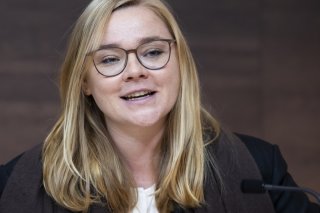 La conseillère d'Etat vaudoise en charge de la viticulture Valérie Dittli a présenté jeudi sa vision de l'avenir de la viticulture vaudoise (archives). Keystone/CYRIL ZINGARO