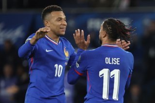 Kylian Mbappé et la France bien trop forte KEYSTONE/EPA/CHRISTOPHE PETIT TESSON