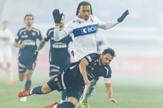 Theo Bair et le Lausanne-Sport ont obtenu une victoire de prestige face au leader de Super League Thoune. KEYSTONE/VALENTIN FLAURAUD