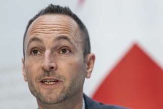 "Les personnes les plus vulnérables sont davantage affectées par le dérèglement climatique", a rappelé, mardi en conférence de presse, le chef du Département de la santé, des affaires sociales et de la culture, Mathias Reynard (phto d'archives). KEYSTONE/ALESSANDRO DELLA VALLE