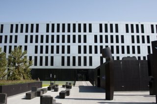 Le Ministère public vaudois, avec ici son siège à Renens, a mis à jour une escroquerie liée à l'immeuble de la rue de Genève 85 à Lausanne (archives). KEYSTONE/DOMINIC FAVRE