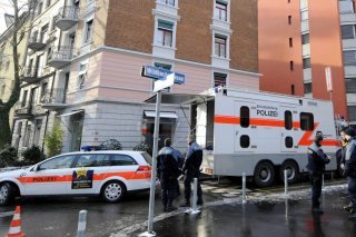 Selon l'avocat de la défense, les traces d'ADN trouvées sur le corps de la psychanalyste assassinée en 2010 et dans son cabinet zurichois peuvent être liées à la maladie cutanée de son client. Celle-ci lui fait perdre beaucoup de pellicules (archives). KEYSTONE/WALTER BIERI