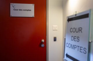 A Genève, la Cour des comptes a évalué le dispositif de prise en charge des jeunes adultes à l'aide sociale. Le système actuel est beaucoup trop complexe, selon ses constats (image d'illustration). KEYSTONE/MARTIAL TREZZINI
