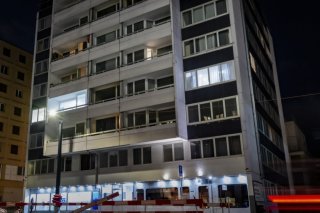 La justice vaudoise a mis au jour une fraude a l'assurance sociale en enquêtant sur le "tristement célèbre" immeuble de la rue de Geneve 85 a Lausanne, ci-contre. Cet immeuble, qui fait régulièrement la "une" des médias, est aussi connu comme une base pour le trafic de drogue à Lausanne. KEYSTONE/JEAN-CHRISTOPHE BOTT