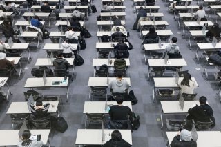 Le trafic aérien est interrompu pendant 35 minutes, le temps de l'examen de compréhension orale d'anglais du Suneung, pour éviter tout bruit intempestif (archives). KEYSTONE/EPA/YONHAP