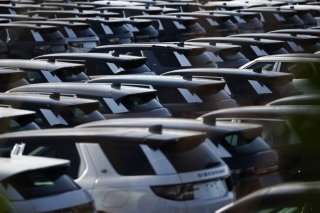 Le mois d'octobre a notamment été marqué par la reprise des activités du constructeur Jaguar Land Rover avec un impact non négligeable sur l'économie britannique (archives). KEYSTONE/EPA/ADAM VAUGHAN