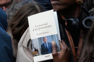 Sorti le 10 décembre, "Le journal d'un prisonnier" raconte les trois semaines de détention de l'ancien président de la République. KEYSTONE/AP/Michel Euler