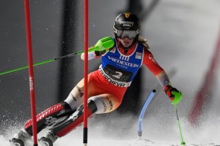 Camille Rast dans le coup au slalom de Courchevel KEYSTONE/AP/Giovanni Auletta