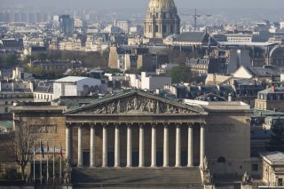 L'Assemblée nationale a définitivement adopté la loi de financement de la Sécurité sociale pour 2026 (archives). KEYSTONE/EPA FILE/IAN LANGSDON