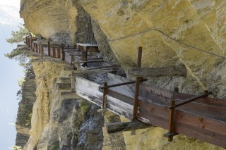 Le célèbre bisse d'Ayent figure sur le billet de cent francs suisses.