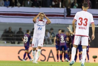 Benjamin Kololli et Rilind Nivokazi réagissent au 1-0 encaissé par le FC Sion face au FC Bâle