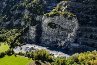 Une vue de la carriere des Rapes le jeudi 25 septembre 2025 a Saint-Maurice. (KEYSTONE/Jean-Christophe Bott)