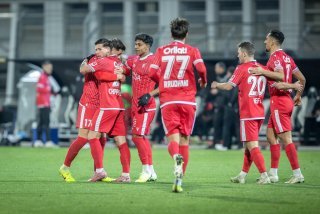 Buteur à Lugano, Liam Chipperfield (à gauche) est devenu un élément déterminant du onze de Didier Tholot.