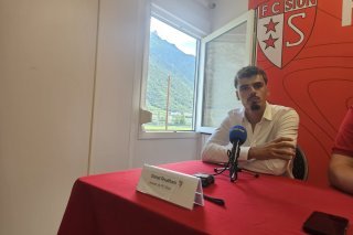 Donat Rrudhani présenté à la surprise générale vendredi à Riddes.