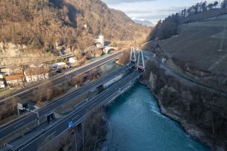 Le pont du Rhône sur l'autoroute A9 entre Saint-Maurice et Bex