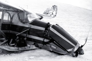 L'avion, un PC6, endommagé après le crash sur le glacier du Wildhorn.
