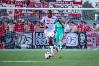 Après avoir passé l'obstacle Ajoie-Monterri, Josias Lukembila et le FC Sion s'en iront à Berne au prochain tour.