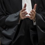 La défense de Frédéric Péchier avait demandé à la cour d'acquitter "purement et simplement" son client, alors que l'accusation avait requis la réclusion à perpétuité contre "l'un des plus grands criminels de l'histoire" (image d'illustration). Keystone/MARTIAL TREZZINI