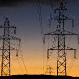 Le projet veut donner la priorité aux lignes à haute tension aériennes (archives). KEYSTONE/JEAN-CHRISTOPHE BOTT