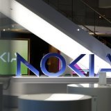 La branche française de l'équipementier finlandais de télécommunications Nokia a signé un accord avec deux syndicats en vue de supprimer 421 postes. (archive) KEYSTONE/AP Lehtikuva/SEPPO SAMULI