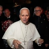 Le pape Léon XIV doit célébrer sa première messe de Noël mercredi soir. KEYSTONE/AP/Gregorio Borgia