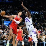 Yanic Konan Niederhäuser (à gauche) et les Clippers ont battu Utah jeudi KEYSTONE/AP/William Liang