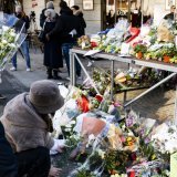 L'émotion reste vive à Crans-Montana. KEYSTONE/JEAN-CHRISTOPHE BOTT