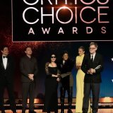 L'équipe de "Une bataille après l'autre" autour de Leonardo DiCaprio et Paul Thomas Anderson (à droite). KEYSTONE/AP/Chris Pizzello