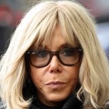 Au total, dix personnes étaient accusées d'avoir diffusé ou relayé sur les réseaux sociaux des insultes et rumeurs sur la Première Dame française Brigitte Macron, liées à son genre et à son écart d'âge avec le président (archives). KEYSTONE/AP/Ludovic Marin