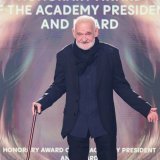 Bela Tarr, qui recevait ici un prix pour l'ensemble de son oeuvre en 2023 à Berlin, est décédé à l'âge de 70 ans (Archives). KEYSTONE/DPA/ANNETTE RIEDL