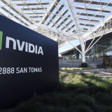 Nvidia a démarré la production de ses nouveaux processeurs Vera et Rubin, plus rapides et moins gourmands en énergie que leurs prédécesseurs. (archive) KEYSTONE/EPA/JOHN G. MABANGLO