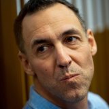 Laurent Vinatier était détenu en Russie depuis 2024 (archives). KEYSTONE/AP/Pavel Bednyakov