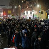 Des manifestants sont descendus dans les rues de Minneapolis après qu'une femme a été tuée par un agent de l'immigration. KEYSTONE/AP/John Locher