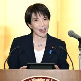 Le gouvernement de la première ministre Sanae Takaichi récolte 70% d'opinions favorables (archives). KEYSTONE/AP/Kasumi Fukudome