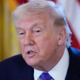 Le président Trump a signé un décret d'urgence pour protéger les revenus issus du pétrole vénézuélien aux Etats-Unis des tribunaux ou des créanciers (archives). KEYSTONE/AP/Alex Brandon