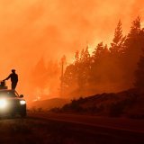 Des feux de forêt en Patagonie argentine ont ravagé près de 15'000 hectares depuis lundi. KEYSTONE/AP/Maxi Jonas