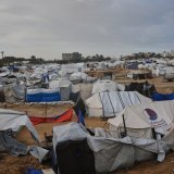 La situation reste très difficile pour les enfants dans la bande de Gaza. KEYSTONE/AP/Abdel Kareem Hana