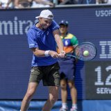 Leandro Riedi n'est pas parvenu à capitaliser sur le gain du premier set lors du 2e tour des qualifications pour l'Open d'Australie. (Archives) KEYSTONE/EPA/CRISTOBAL HERRERA ULASHKEVICH