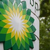 Le mastodonte énergétique se retrouve pris entre deux feux, entre renoncement à ses ambitions climatiques et faiblesse des cours du pétrole. (archive) KEYSTONE/EPA/NEIL HALL