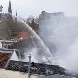 Une "énorme explosion" a retenti jeudi dans le centre d'Utrecht (NL), déclenchant un important incendie et faisant au moins un blessé. KEYSTONE/EPA/JEROEN JUMELET