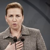 "Nous ne sommes pas ceux qui cherchent le conflit". La première ministre danoise Mette Frederiksen a sévèrement critiqué les menaces de Donald Trump de surtaxes tant que le Groenland n'était pas un territoire des États-Unis (archives). KEYSTONE/EPA/LISELOTTE SABROE